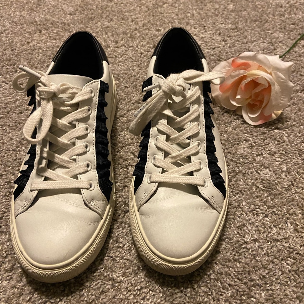 Tory Burch Sneaker